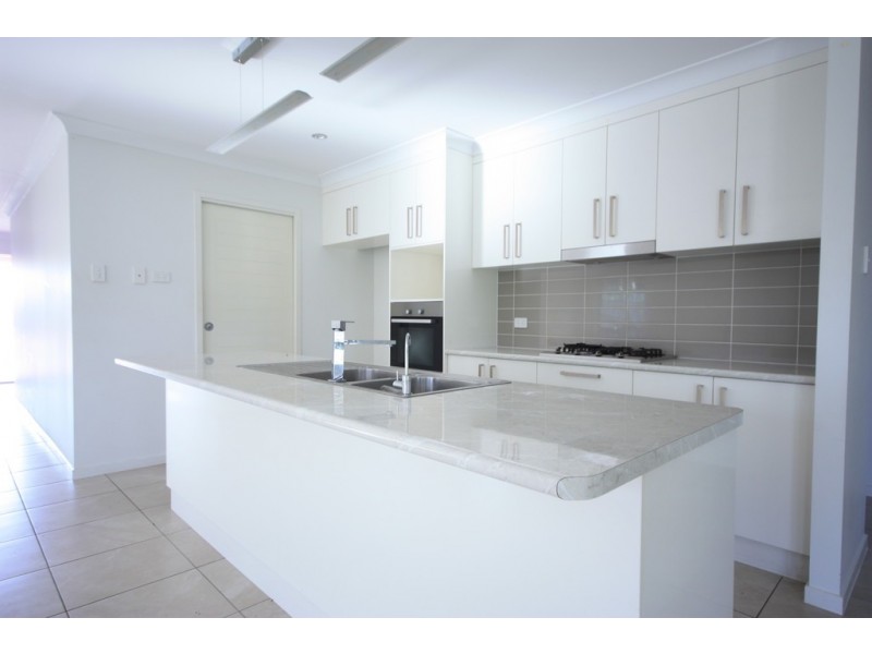 2 Phoenix Crescent, Rural View QLD 4740