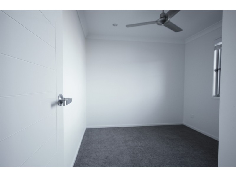 2 Phoenix Crescent, Rural View QLD 4740