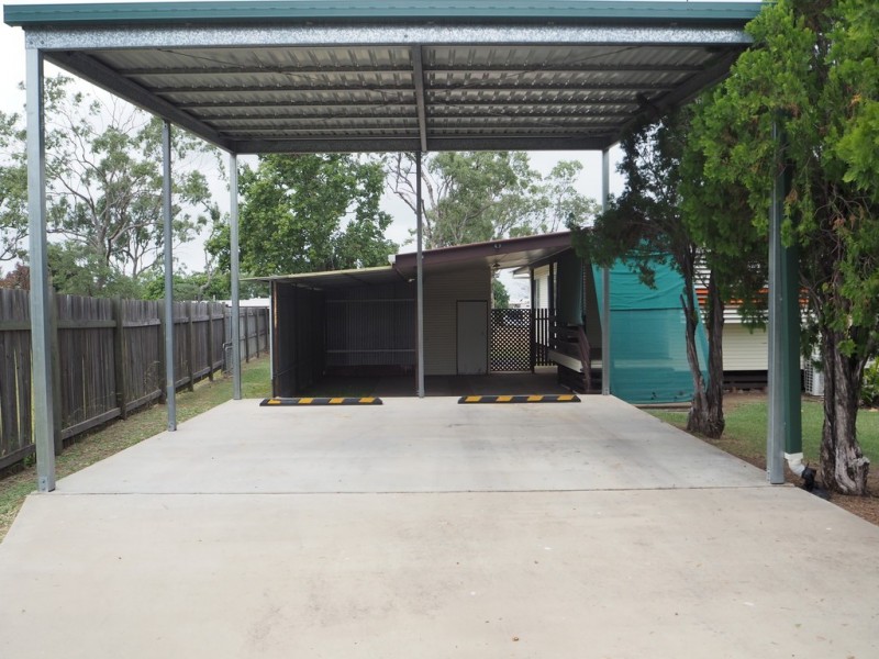 11 Bellarine Ct, Dysart QLD 4745