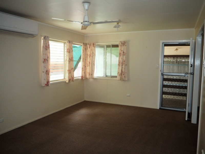 11 Bellarine Ct, Dysart QLD 4745