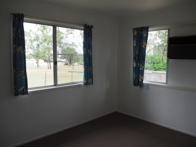 11 Bellarine Ct, Dysart QLD 4745