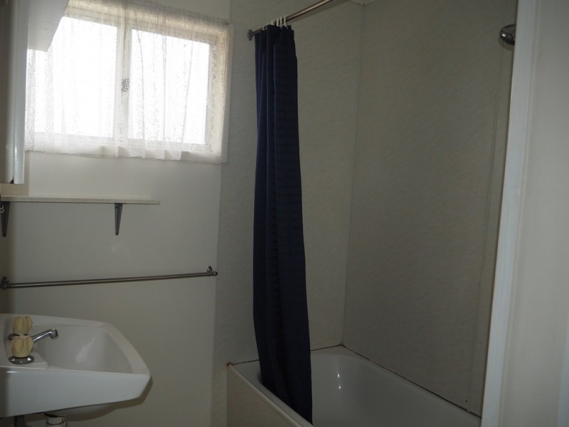 11 Bellarine Ct, Dysart QLD 4745