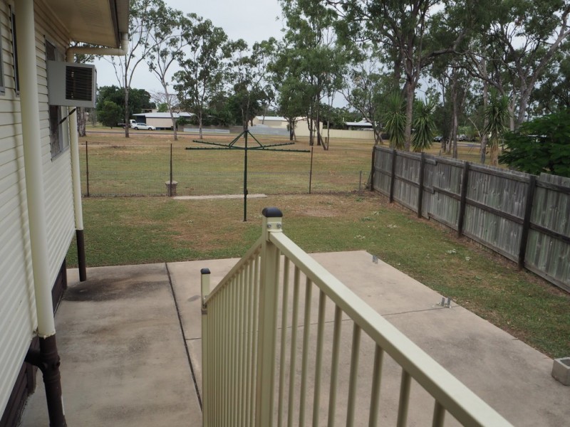 11 Bellarine Ct, Dysart QLD 4745