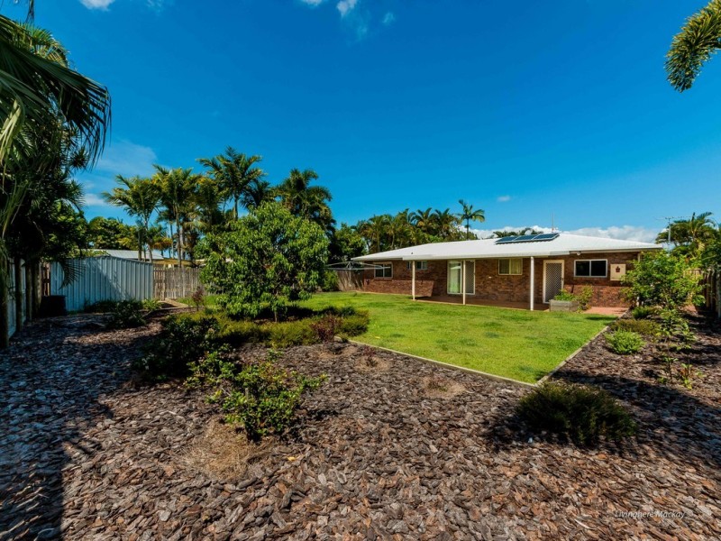 30 Peatey Street, Andergrove QLD 4740