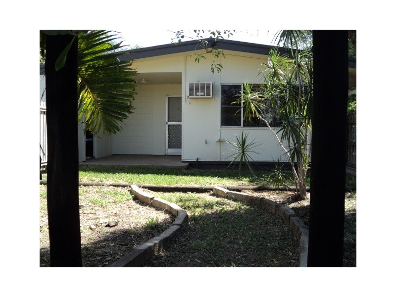 13 Mackenzie Drive, Moranbah QLD 4744