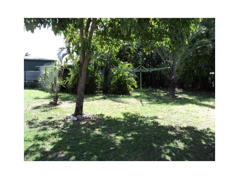 13 Mackenzie Drive, Moranbah QLD 4744