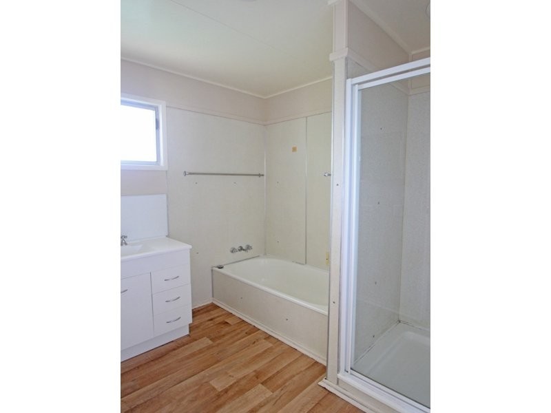 13 Mackenzie Drive, Moranbah QLD 4744