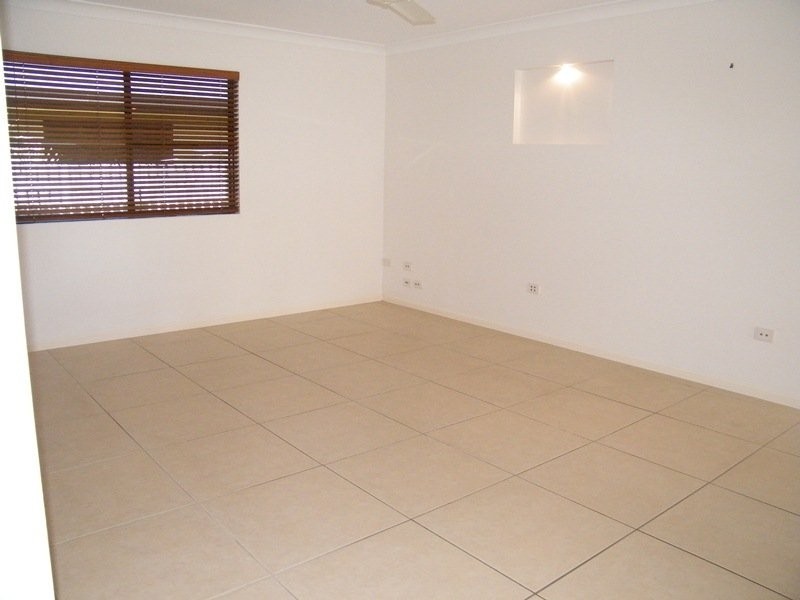 9 Dominique Drive, Glenella QLD 4740