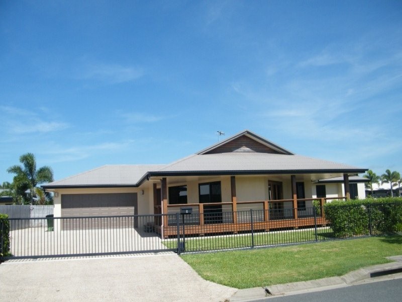 9 Dominique Drive, Glenella QLD 4740
