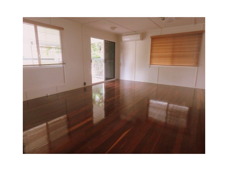 21 Leslie Drive, Moranbah QLD 4744