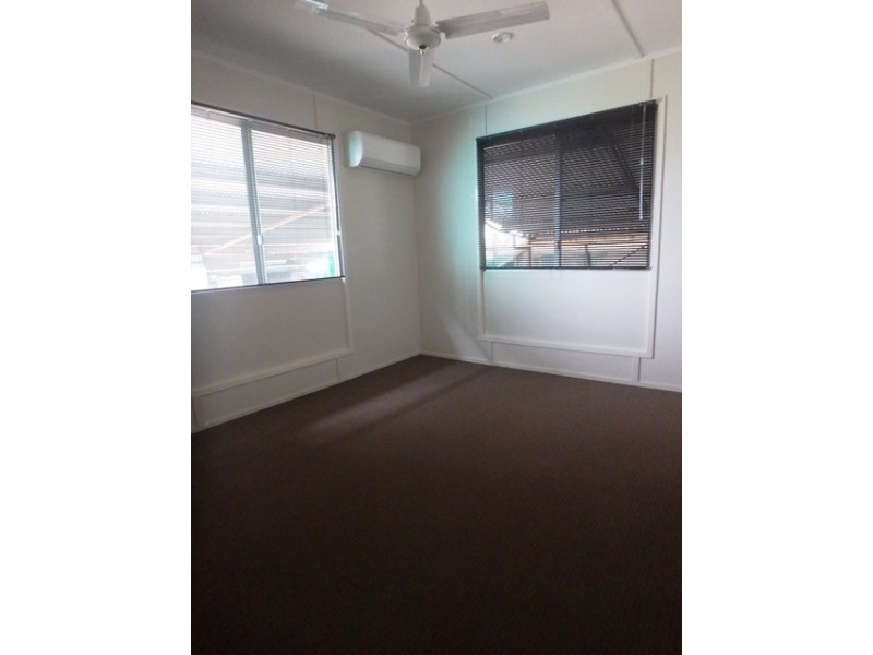 21 Leslie Drive, Moranbah QLD 4744