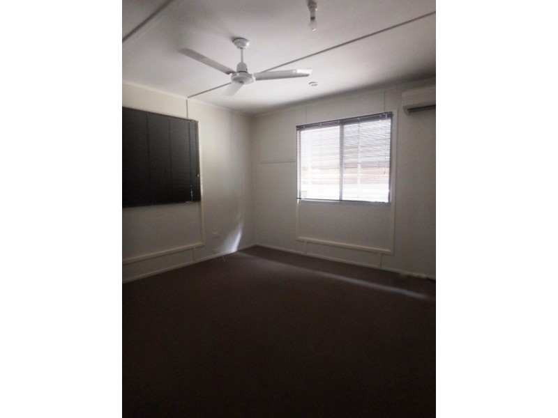 21 Leslie Drive, Moranbah QLD 4744