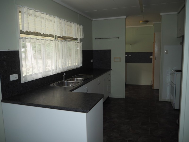 37 Donovan Crescent, Dysart QLD 4745