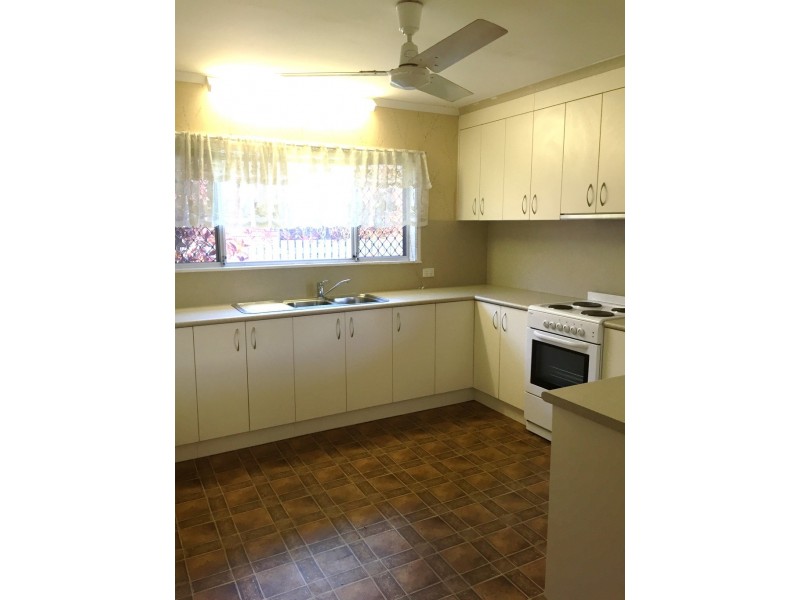 42 Thorning St, West Mackay QLD 4740