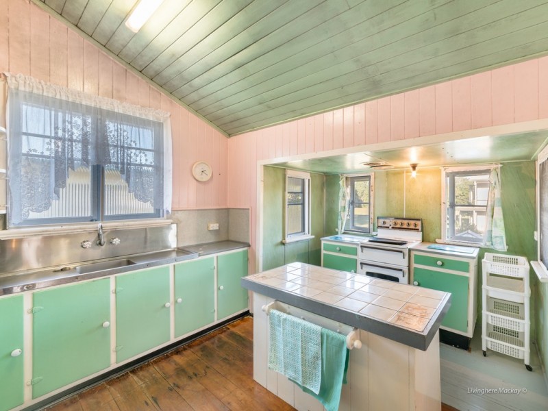 24 Frangipanni Avenue, Seaforth QLD 4741