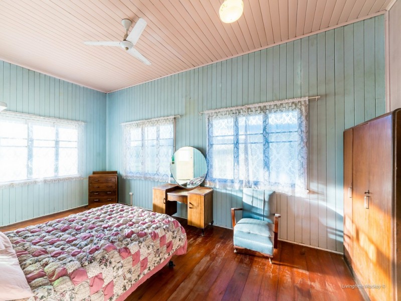 24 Frangipanni Avenue, Seaforth QLD 4741