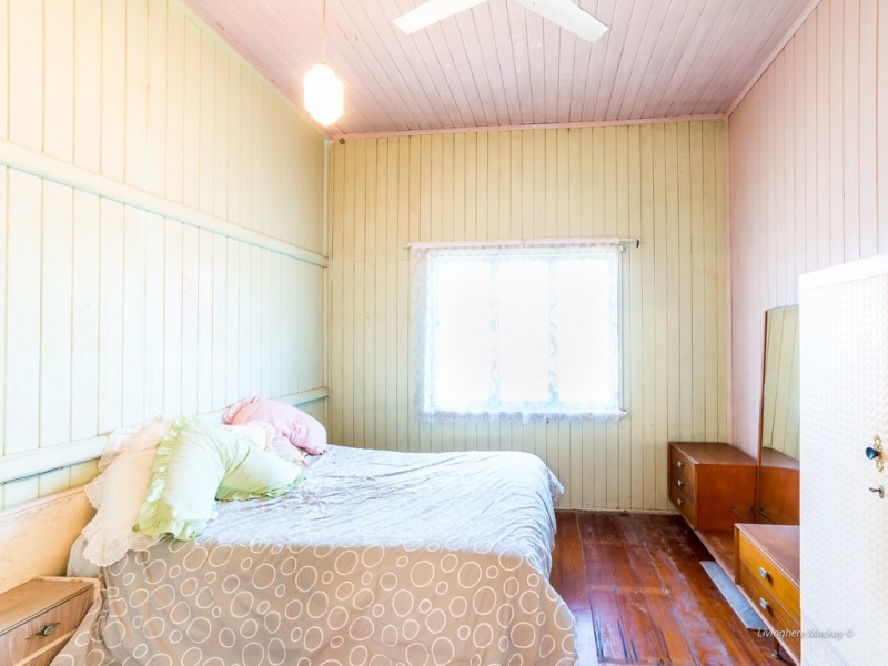 24 Frangipanni Avenue, Seaforth QLD 4741