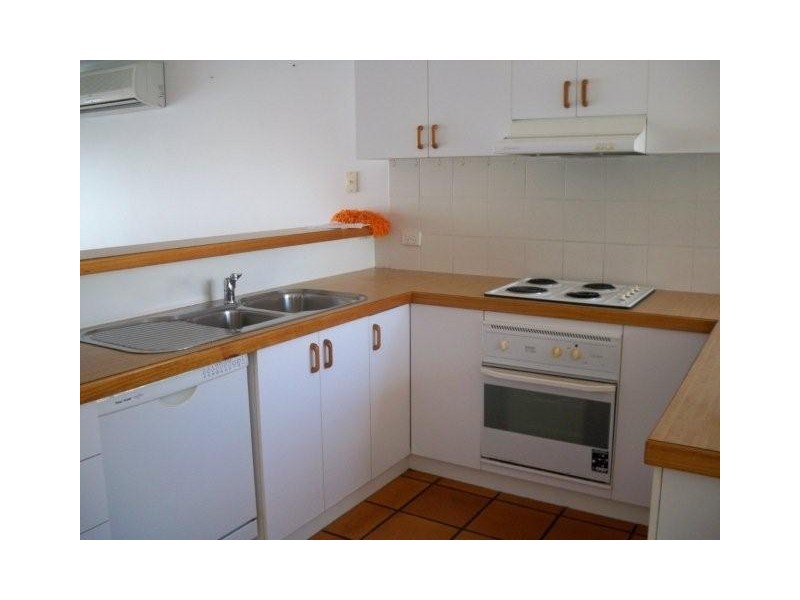 10/17 Beach Road, Dolphin Heads QLD 4740