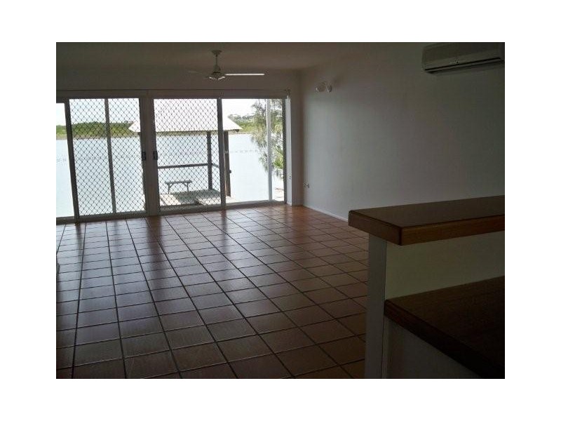 10/17 Beach Road, Dolphin Heads QLD 4740