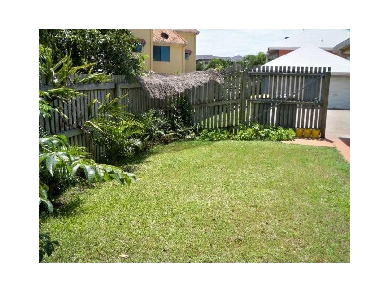 10/17 Beach Road, Dolphin Heads QLD 4740