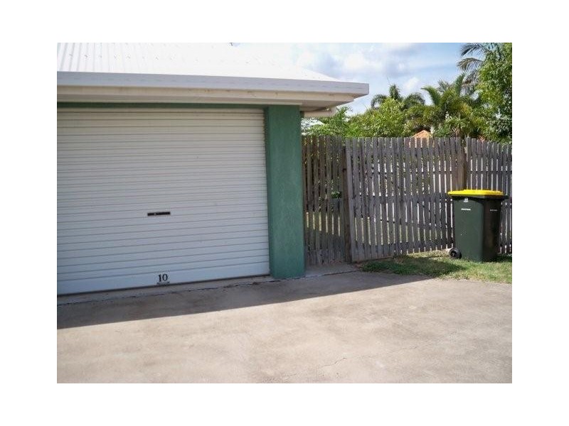 10/17 Beach Road, Dolphin Heads QLD 4740