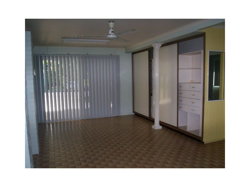 12 Denman Ave, Shoal Point QLD 4750