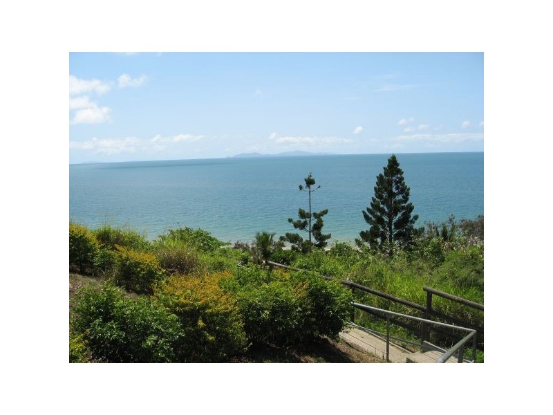 13 Sunrise Place, Blacks Beach QLD 4740