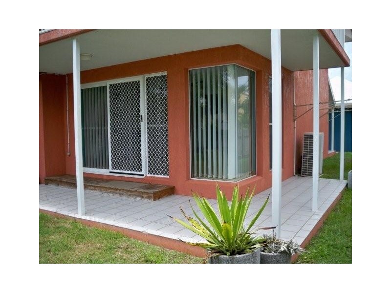 2/17 Beach Road, Dolphin Heads QLD 4740