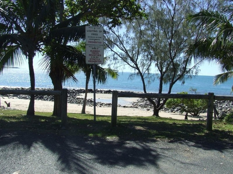 2/17 Beach Road, Dolphin Heads QLD 4740