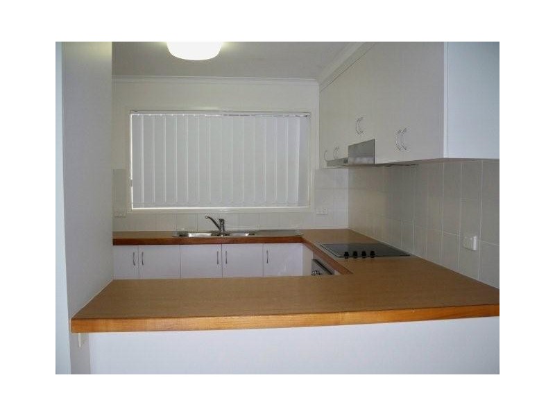 2/17 Beach Road, Dolphin Heads QLD 4740