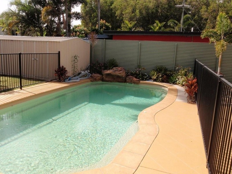 17 Crane Street, Slade Point QLD 4740