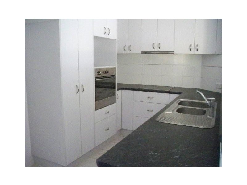 18 Sunseeker Crt, Blacks Beach QLD 4740