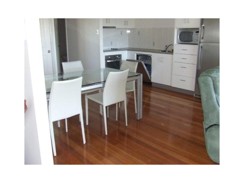 3/4 Whistlers Way, Mount Pleasant QLD 4740