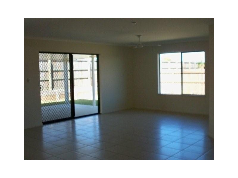 28 Woden Cres, Ooralea QLD 4740