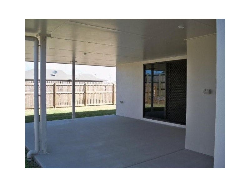 28 Woden Cres, Ooralea QLD 4740