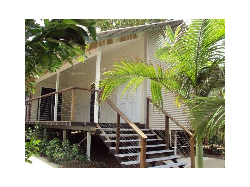 2/227 Slade Point Rd, Slade Point QLD 4740