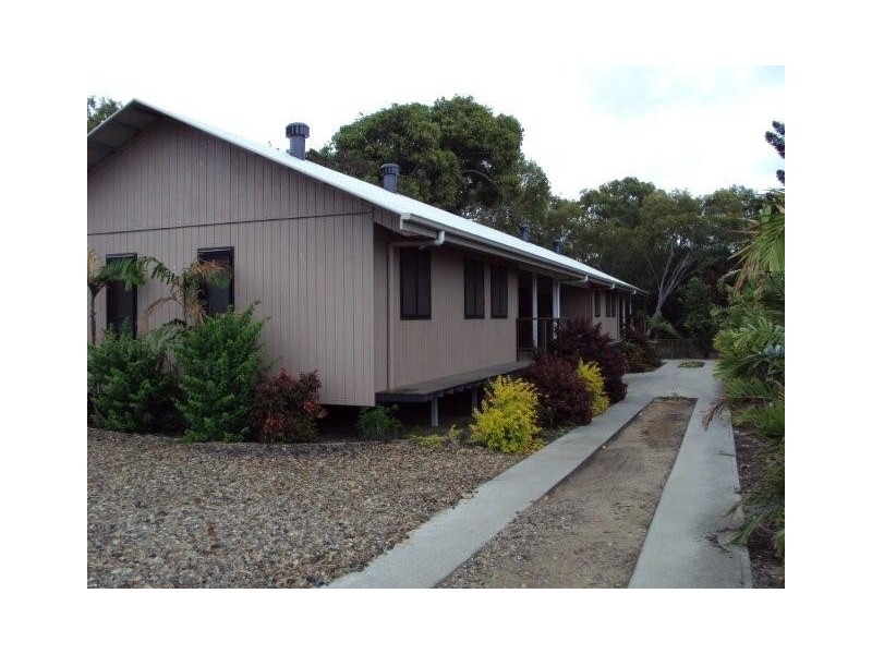 2/227 Slade Point Rd, Slade Point QLD 4740