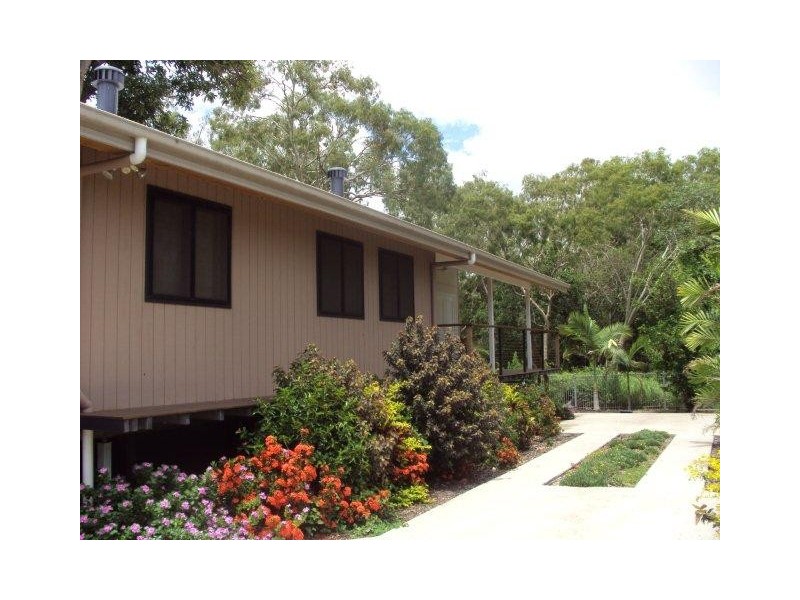 2/227 Slade Point Rd, Slade Point QLD 4740