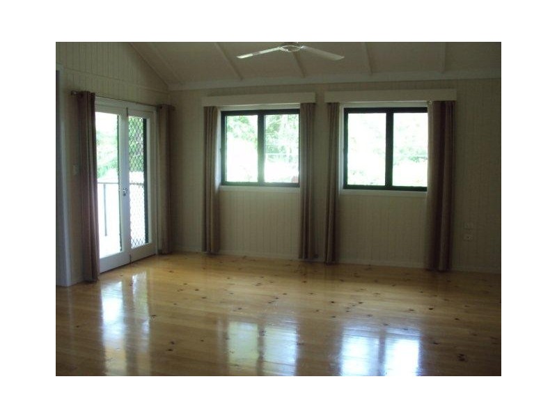 2/227 Slade Point Rd, Slade Point QLD 4740