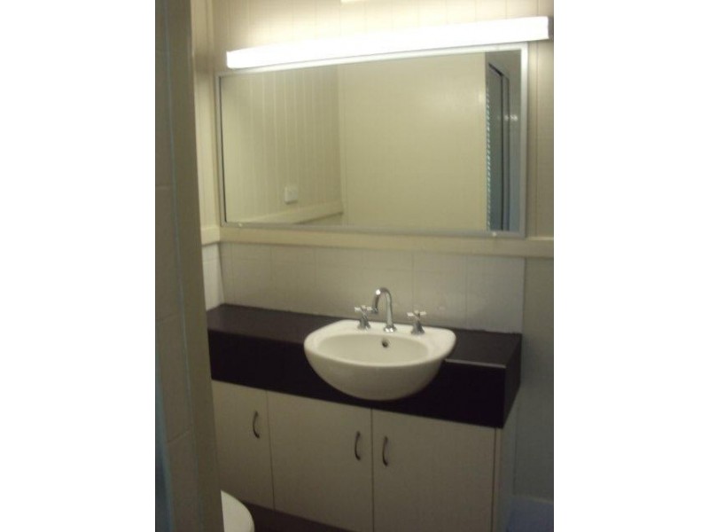 2/227 Slade Point Rd, Slade Point QLD 4740