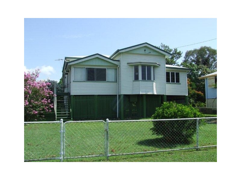 4 Pratt Street, South Mackay QLD 4740