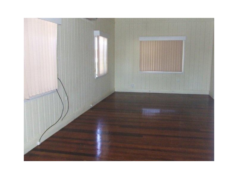 4 Pratt Street, South Mackay QLD 4740