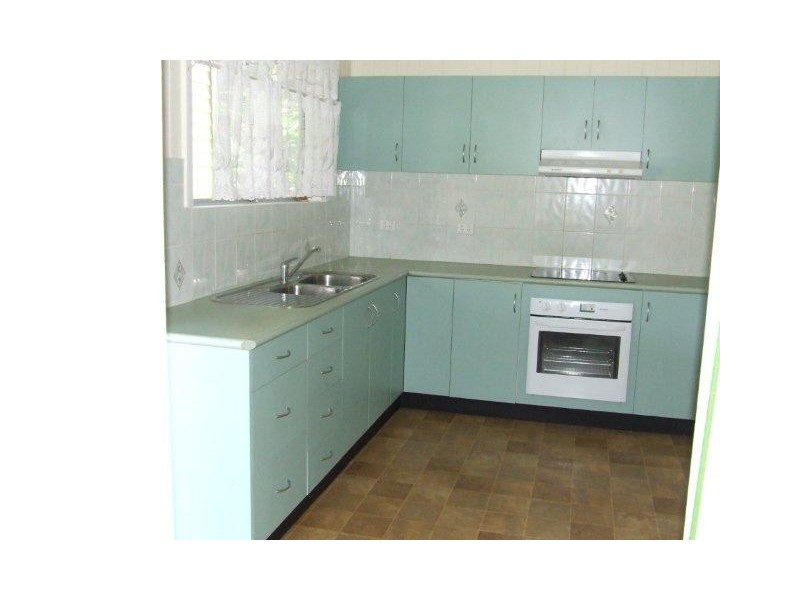 4 Pratt Street, South Mackay QLD 4740