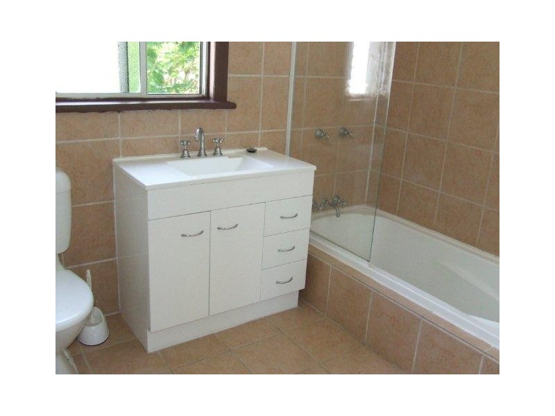 4 Pratt Street, South Mackay QLD 4740