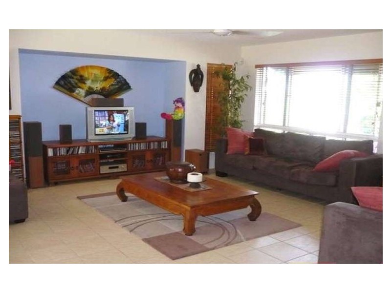 18 Seaspray Cl, Shoal Point QLD 4750