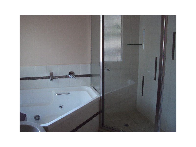 10 Clearvista Cres, Mount Pleasant QLD 4740