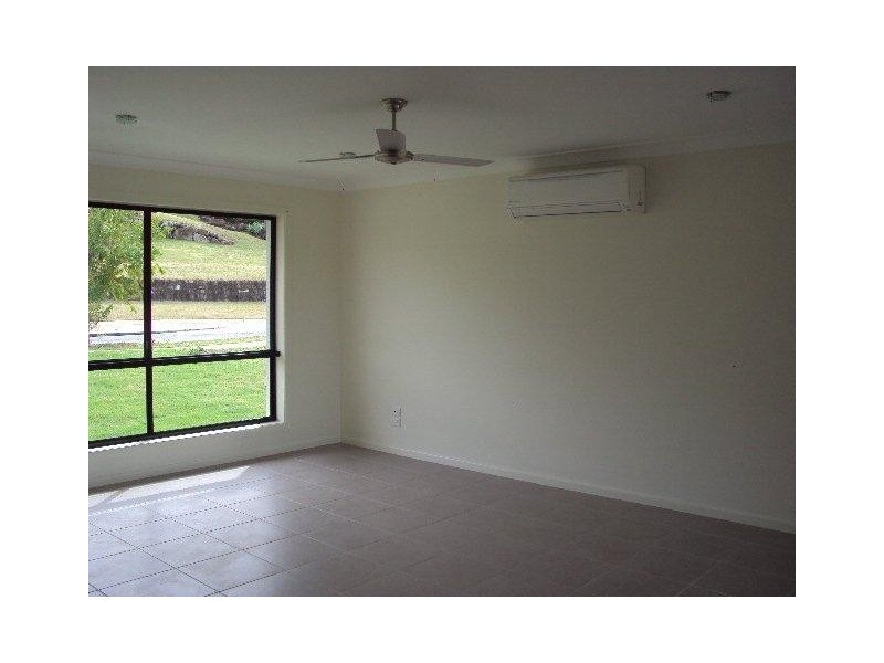 52 Cinnamon Dve, Glenella QLD 4740