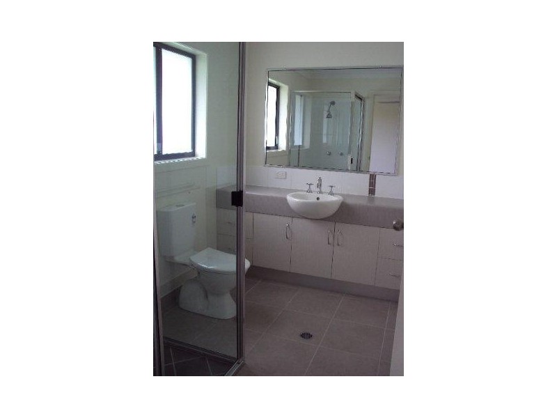 52 Cinnamon Dve, Glenella QLD 4740