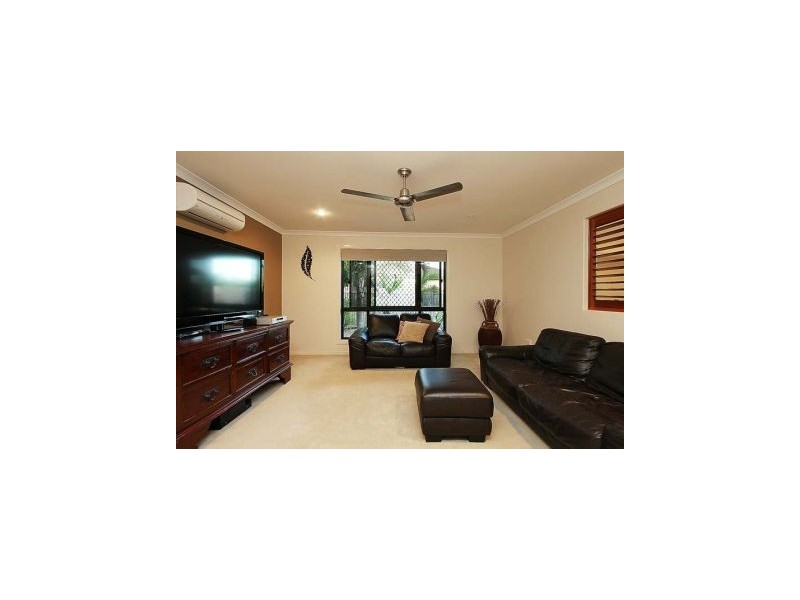 19 Francey Drive, Glenella QLD 4740