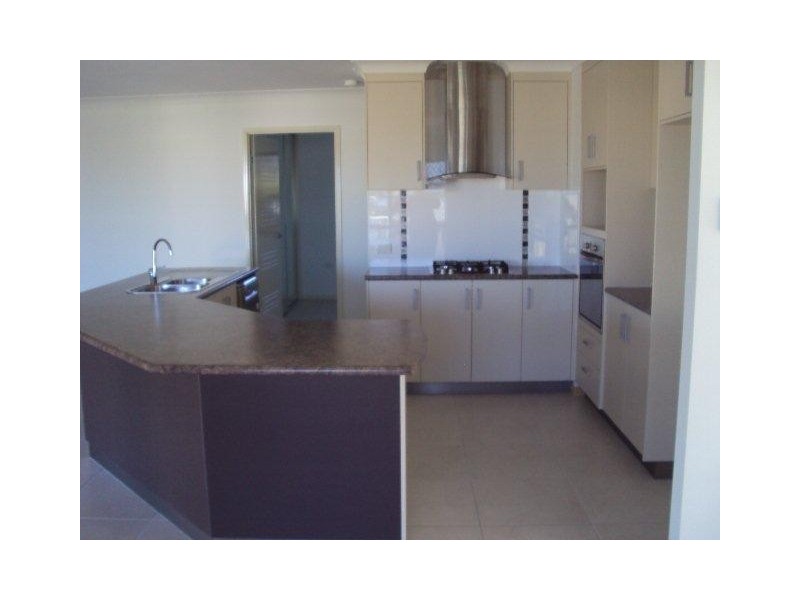 30 Hinze Circuit, Rural View QLD 4740